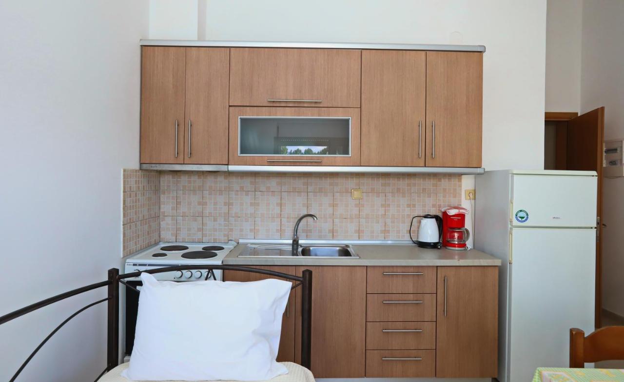 Katerina Apartments Keramotí Buitenkant foto