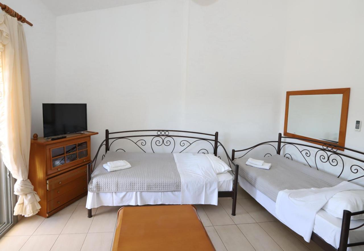 Katerina Apartments Keramotí Buitenkant foto